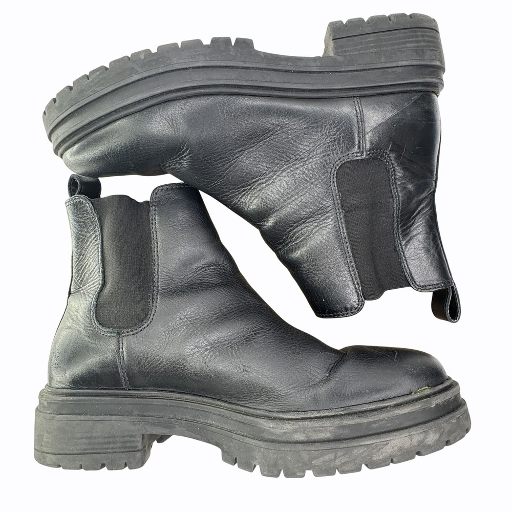 Steve Madden Black Leather Chelsea-Style LOLLA Ankle Boots Size‎ 10M Rubber Sole
